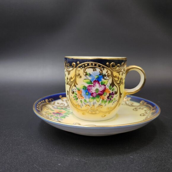 Vintage Porcelain Tea Set Handpainted w Heavy Gold Accents - Picture 12 of 12